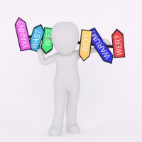 内容编辑苏见微在窗前整理查询渠道实测记录，手边摊开对照表格与便签，晨光透过百叶窗形成条纹光影